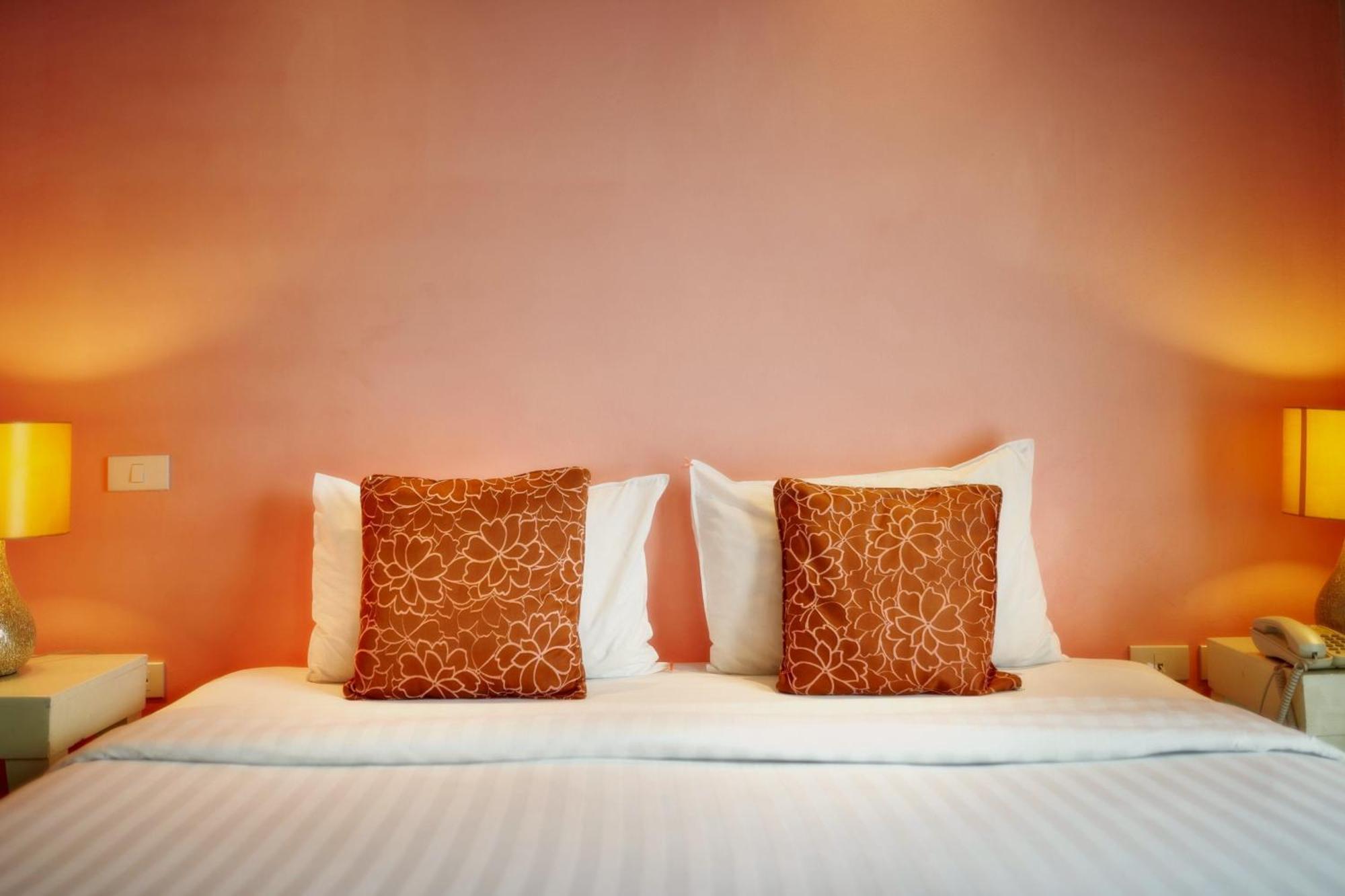 H Hotel Phrasing Chiang Mai Exterior photo