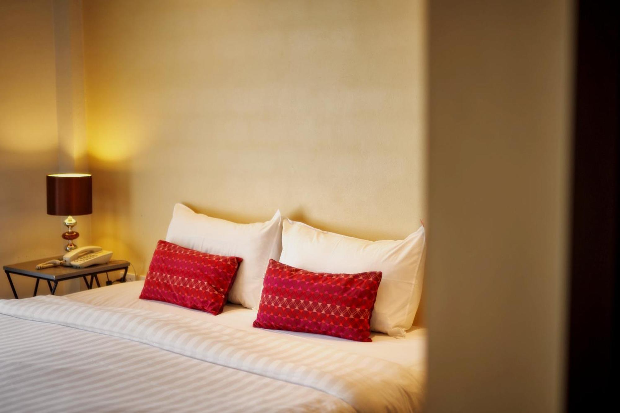 H Hotel Phrasing Chiang Mai Exterior photo