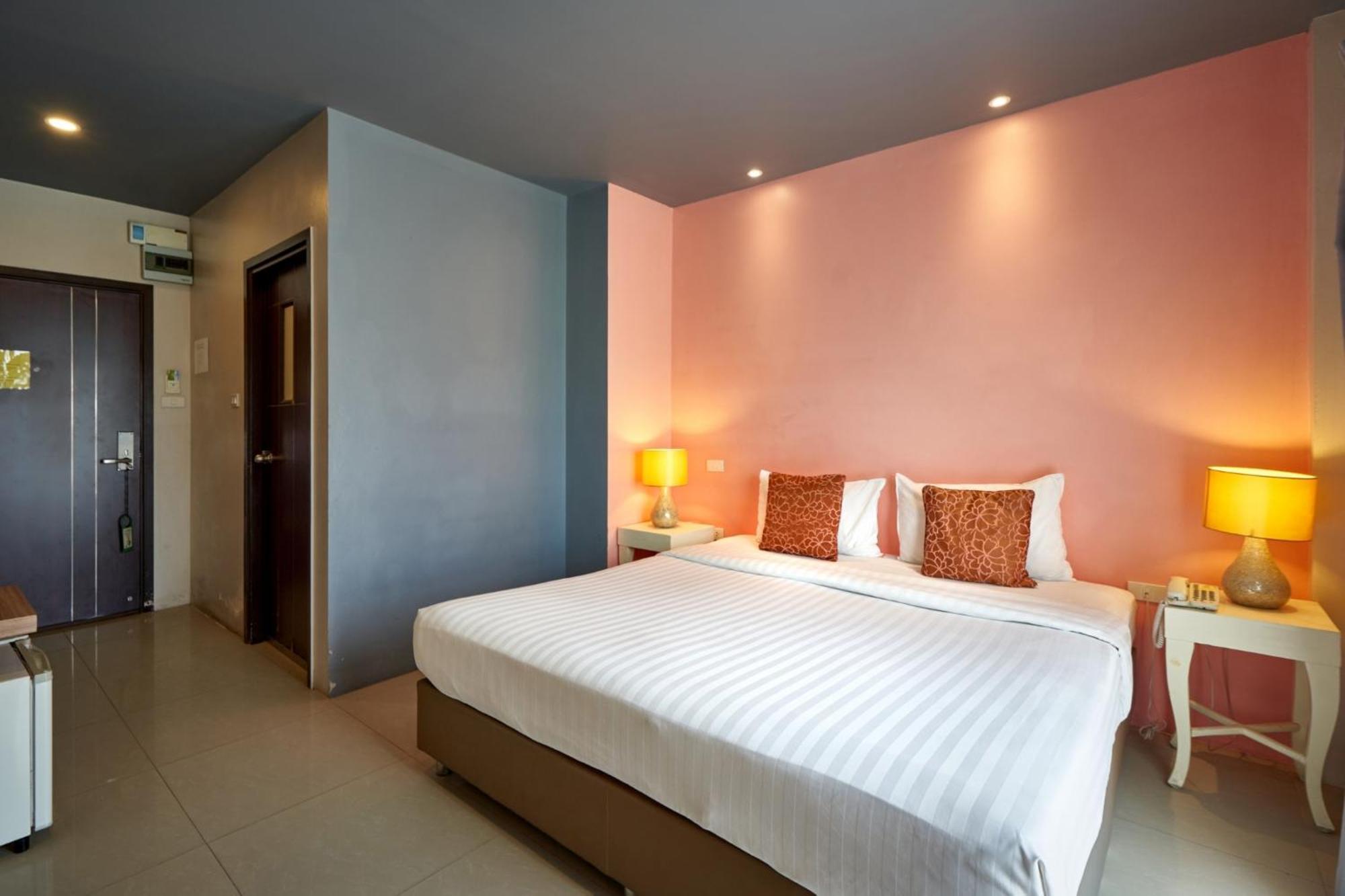 H Hotel Phrasing Chiang Mai Exterior photo