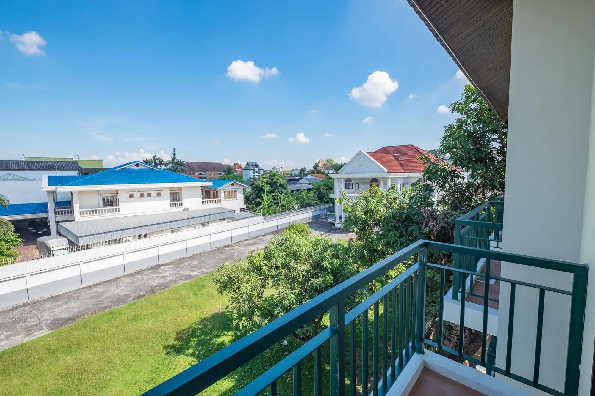 H Hotel Phrasing Chiang Mai Exterior photo