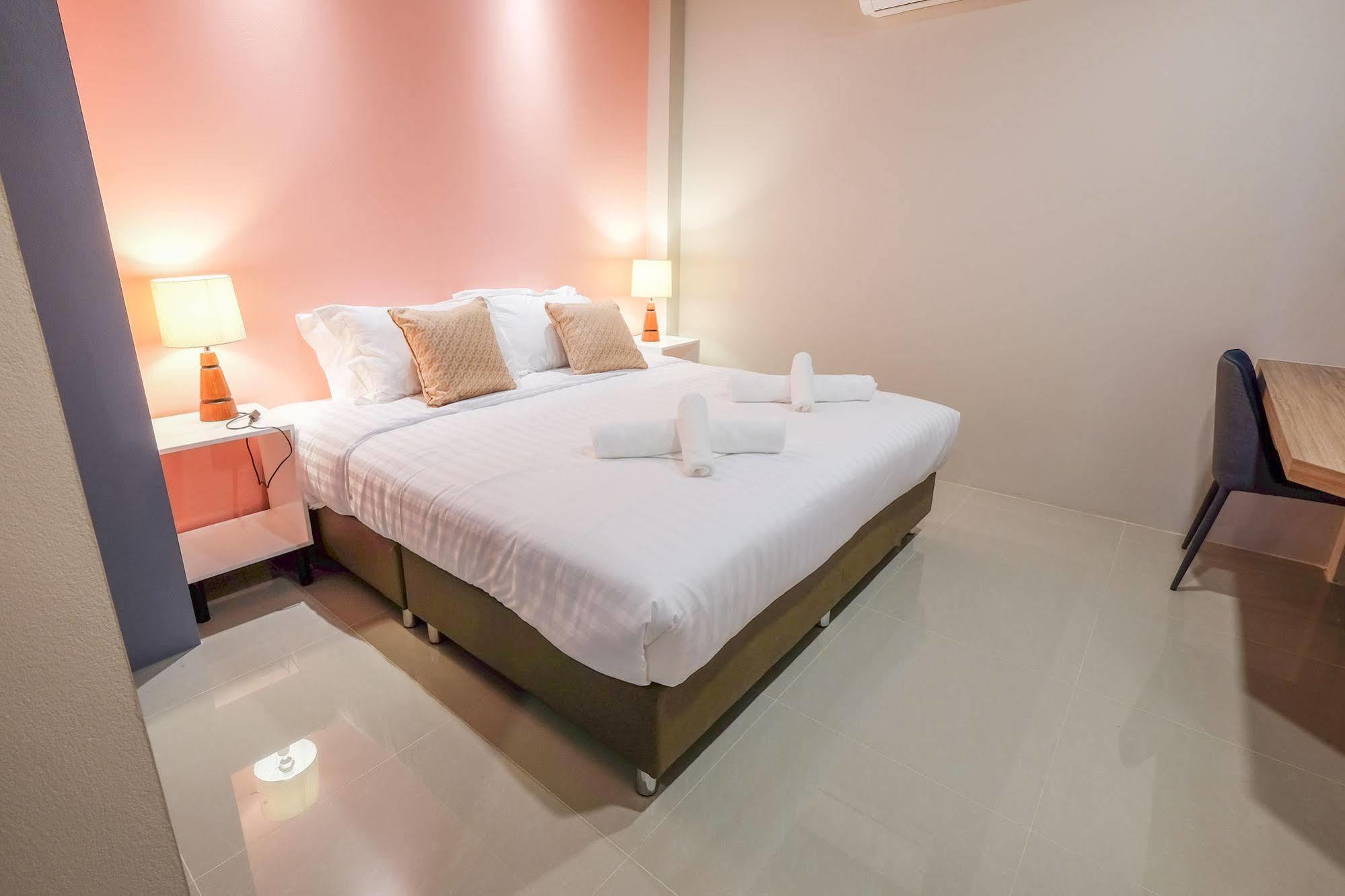 H Hotel Phrasing Chiang Mai Exterior photo