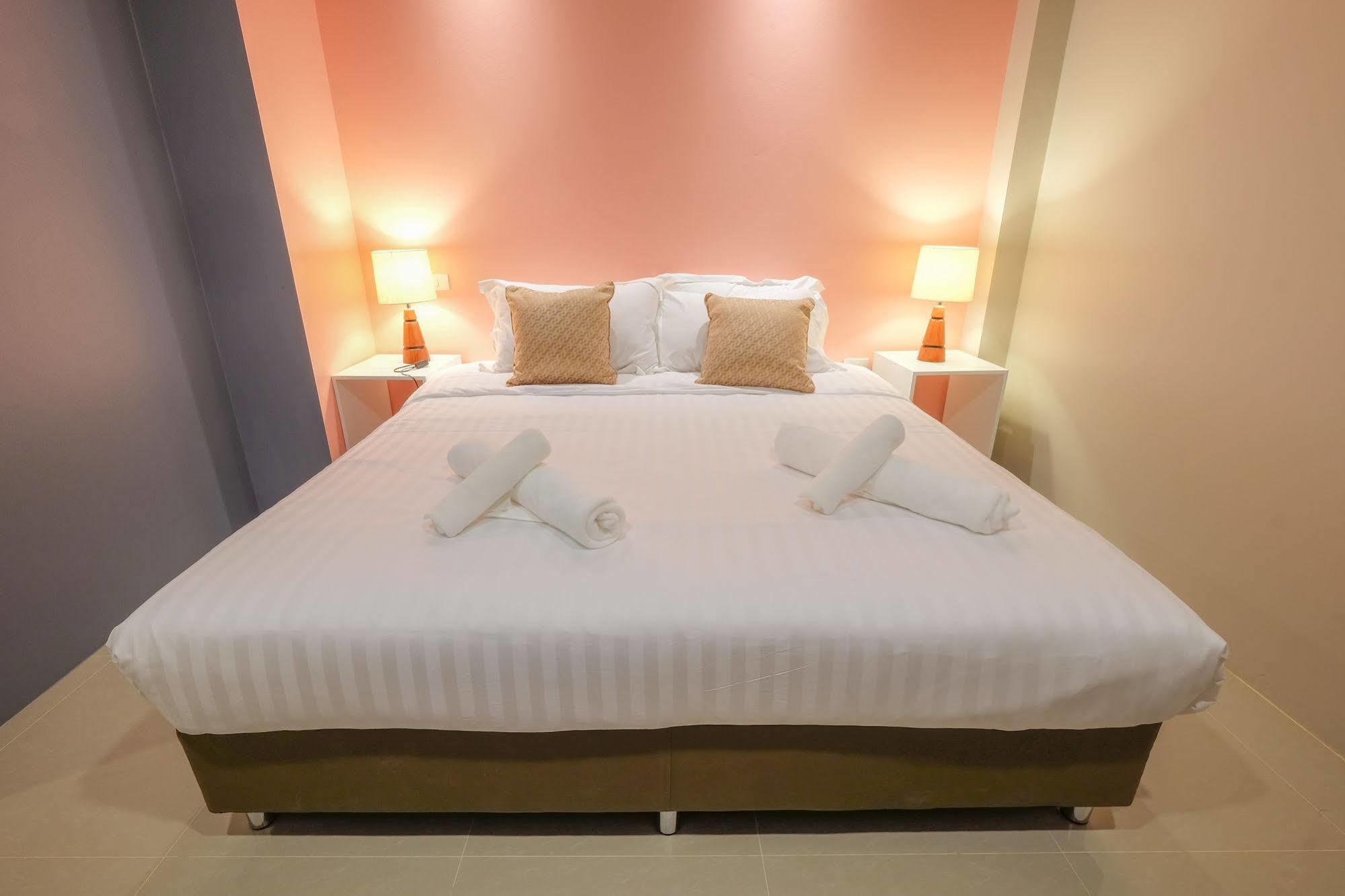 H Hotel Phrasing Chiang Mai Exterior photo